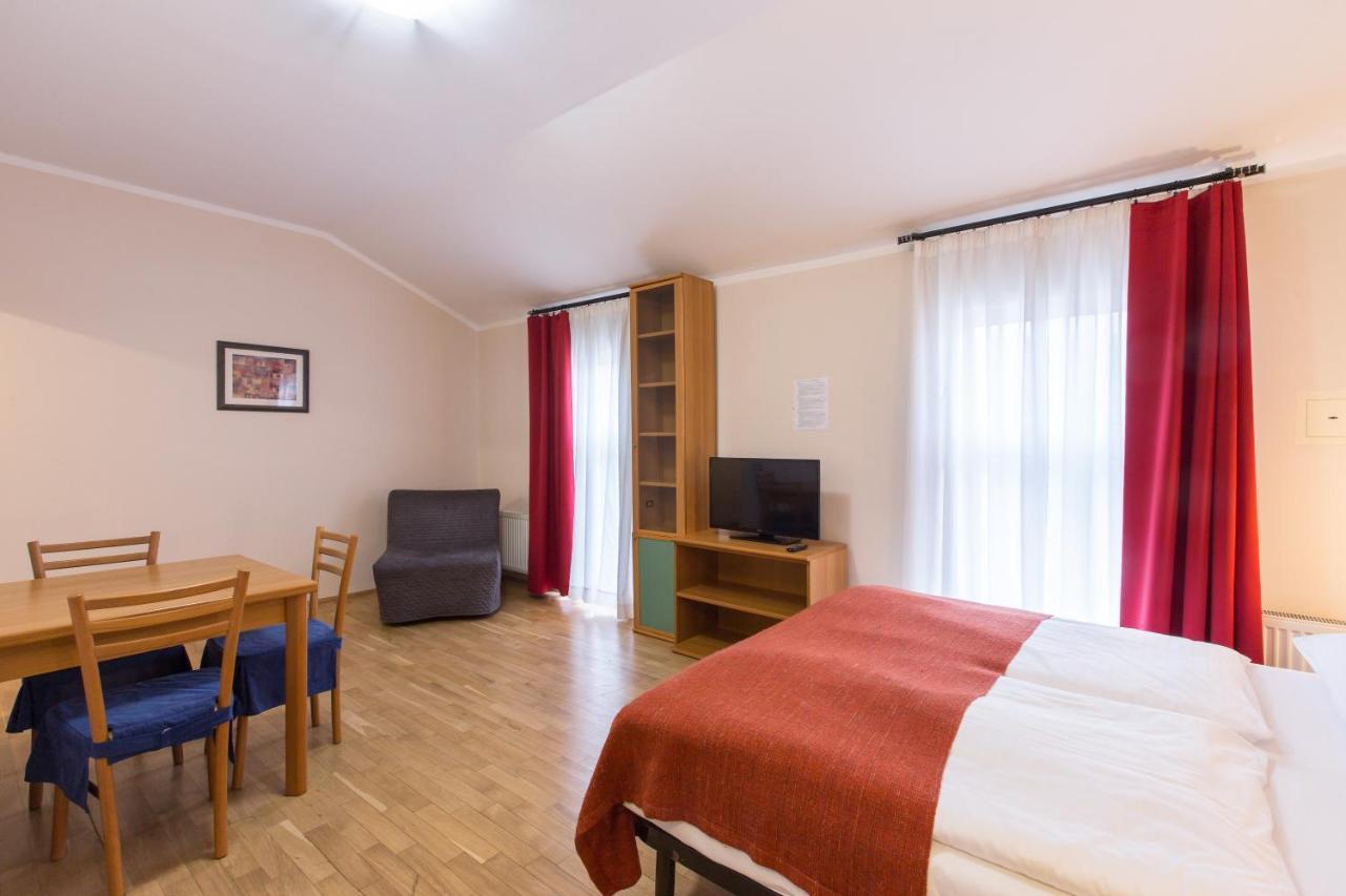 Duskova Apartments Prague Luaran gambar