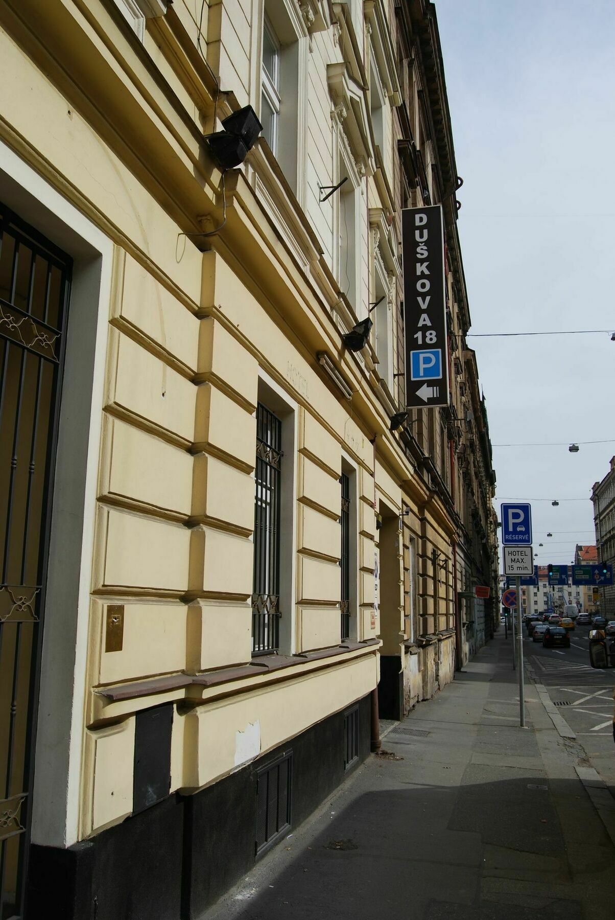 Duskova Apartments Prague Luaran gambar